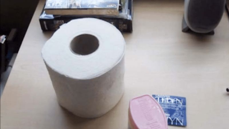 Cách làm sextoy bằng cuộn khăn giấy