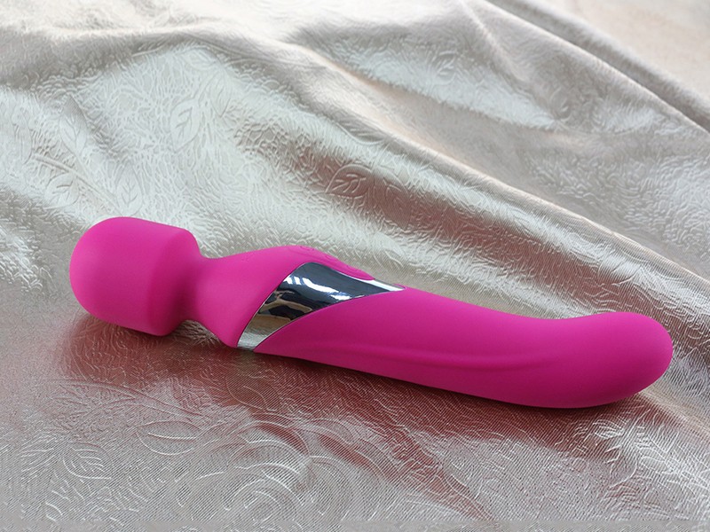 Phân biệt giữa Dildo và máy rung